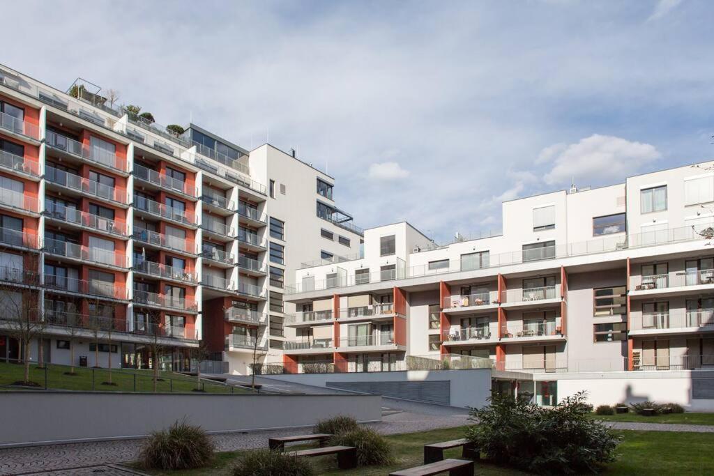 Jt'S Apartments Korunni Str. Prague Exterior photo