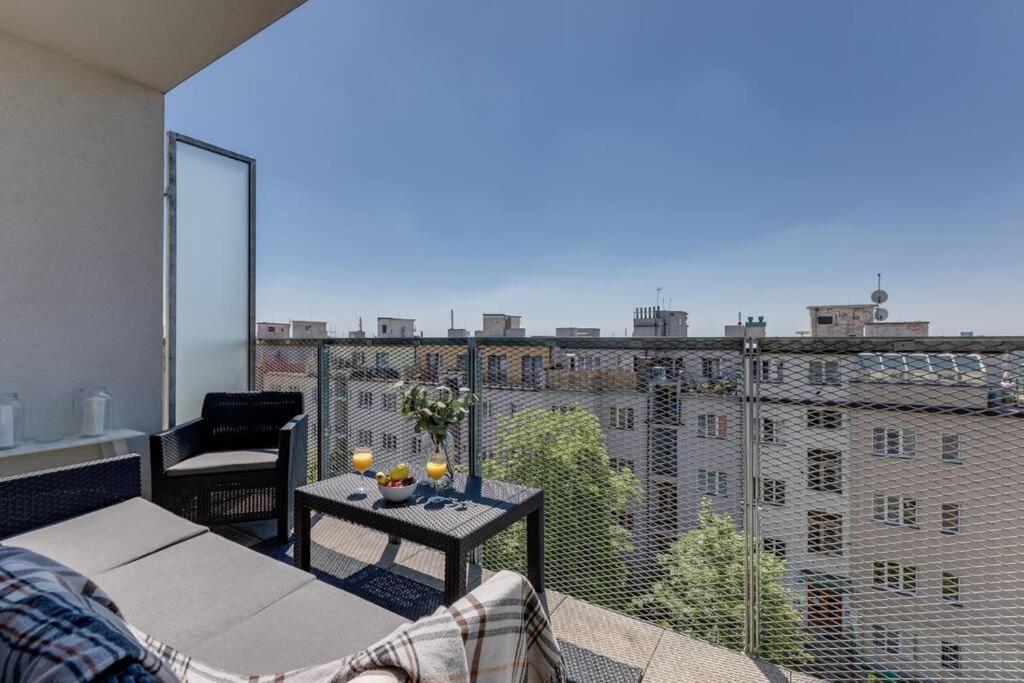 Jt'S Apartments Korunni Str. Prague Exterior photo
