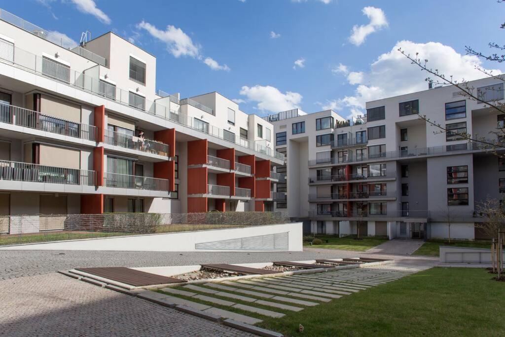 Jt'S Apartments Korunni Str. Prague Exterior photo