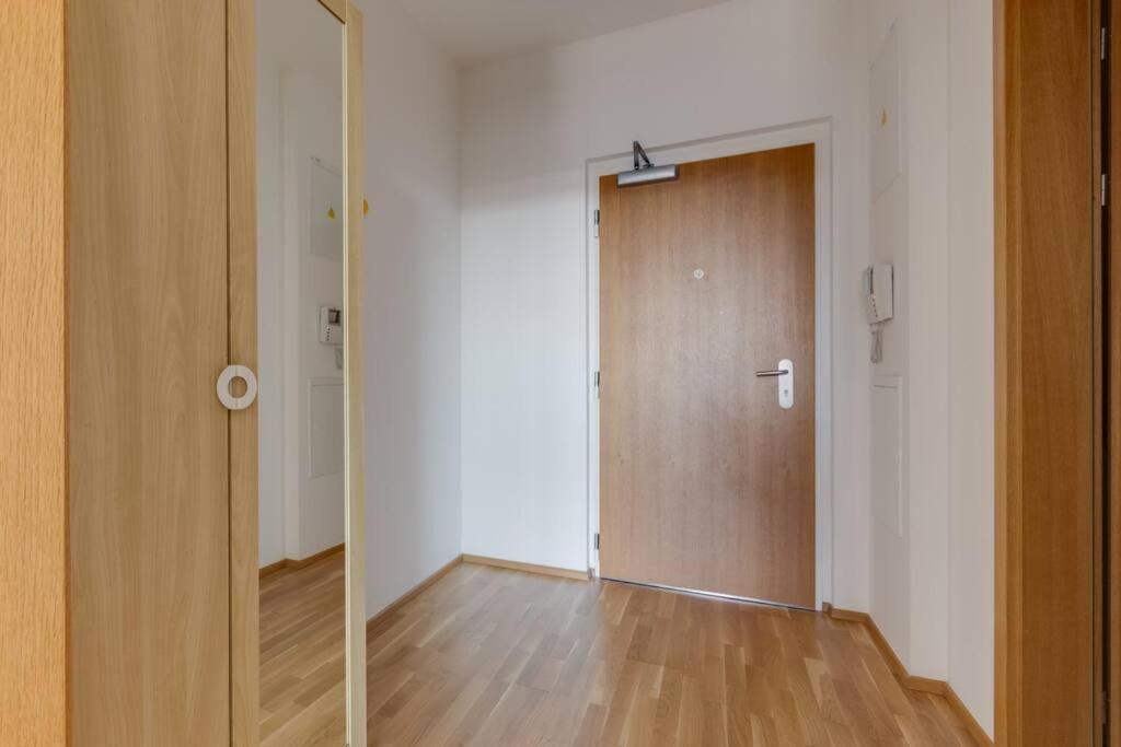 Jt'S Apartments Korunni Str. Prague Exterior photo