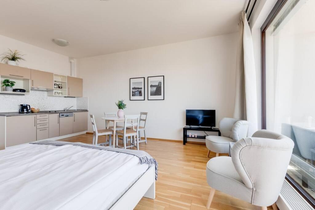 Jt'S Apartments Korunni Str. Prague Exterior photo